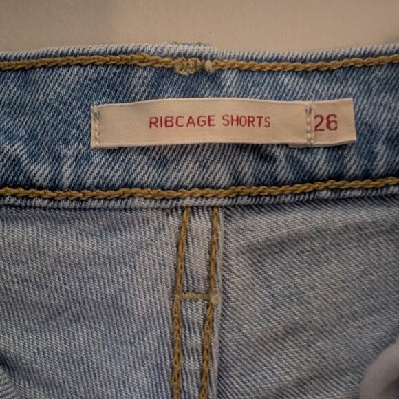 Levi’s Rolled Hem Ribcage Denim Jean Shorts Size 26, Pre-owned - Picture 5 of 5
